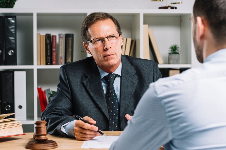 So, Why Choose A Litigation Lawyer? Here Are Some Key Benefits