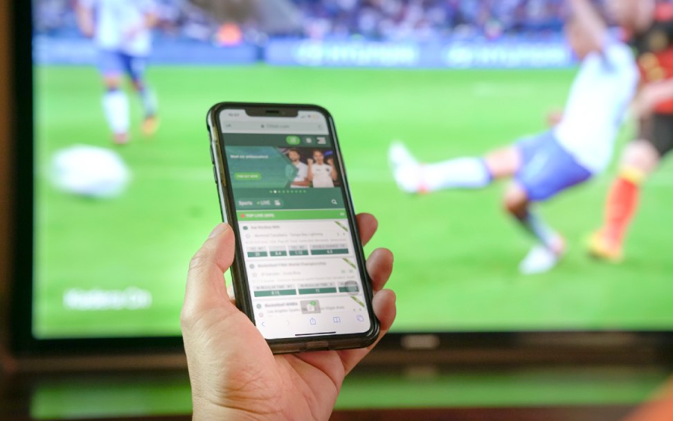 Exploring the Connection Between Sports Betting and Sponsorship Deals